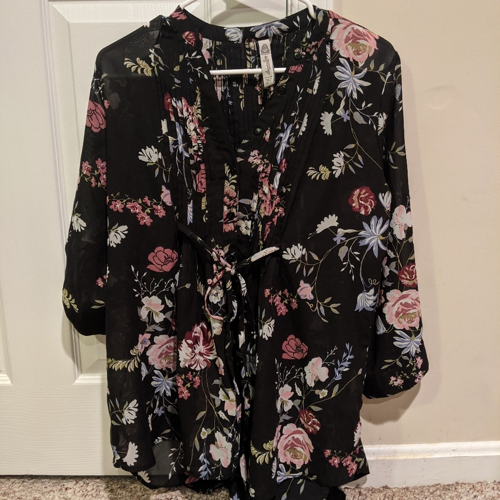 Women's button down light weight blouse